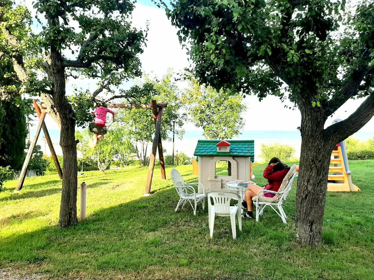 Bio Agriturismo Mare In Campagna Campofilone Exterior photo
